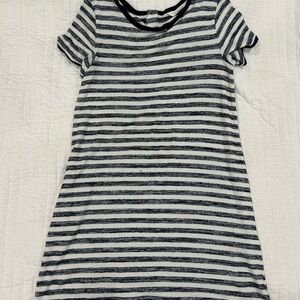 Market & Spruce Navy and White Striped Top size Small